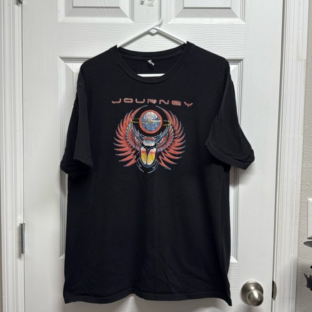 Journey men’s black short-sleeve teeshirt